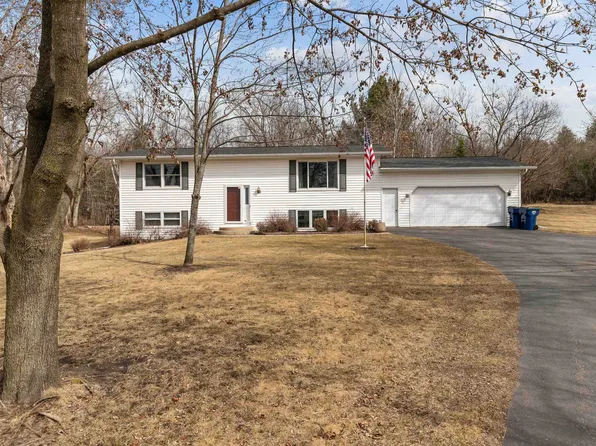 N2594 Kelleen Dr, Waupaca, WI 54981