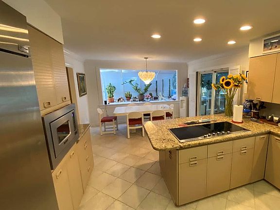 2nd image of 300 Oakwood Dr