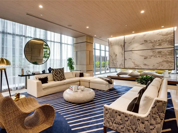 55 SW 9th St, Miami, FL
