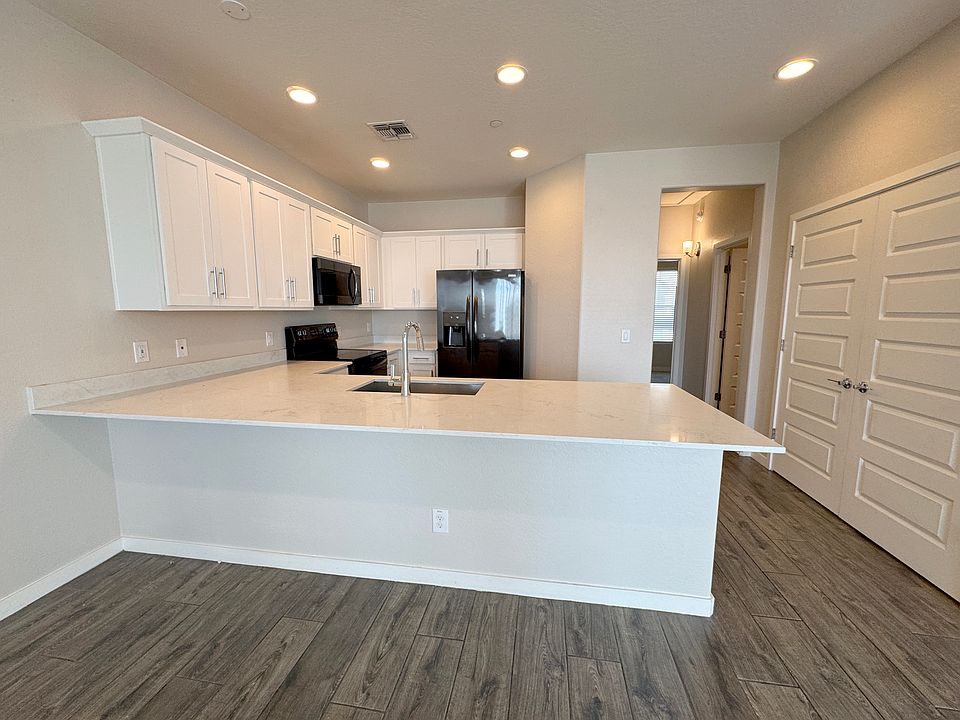 Lots of Storage, including large pantry and no-slam cabinets & drawers