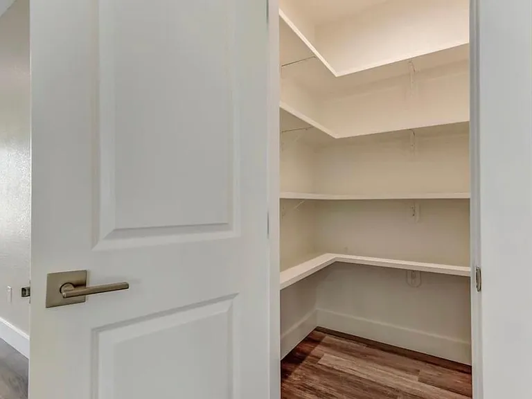 920 W Coffin St — Photo 12