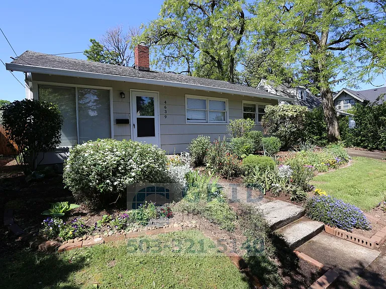 4639 SE 75th Ave — Photo 1