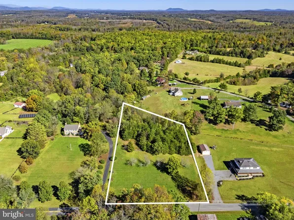 3 Fredericksburg Rd, Barboursville, VA 22923