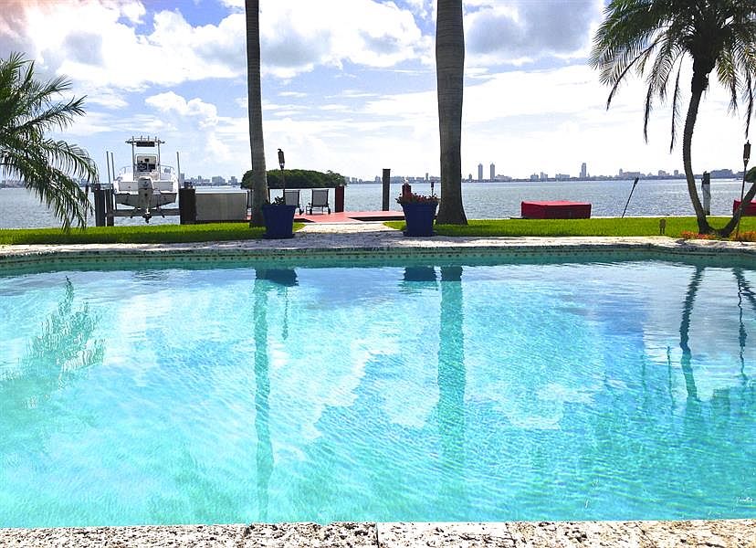 1st image of 5925 N Bayshore Dr
