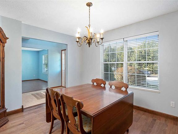 5th image of 303 Billiken Dr