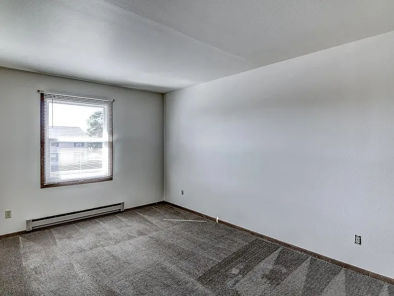 1117 Imperial Cir — Photo 11