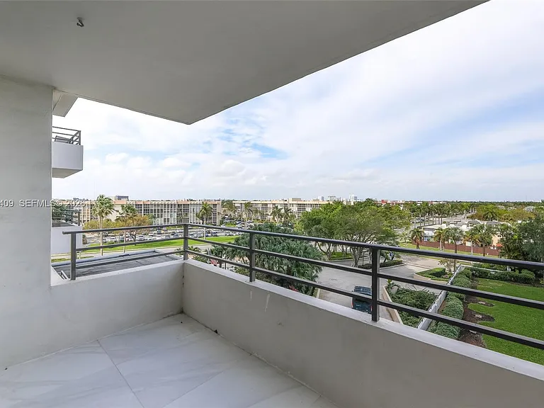 600 Three Islands Blvd #403 — Photo 30