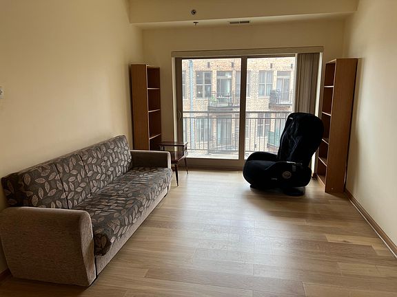 4th image of 2322 S Canal St Unit 606