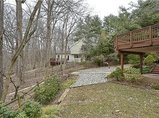 9807 Fosbak Dr, Vienna, VA 22182