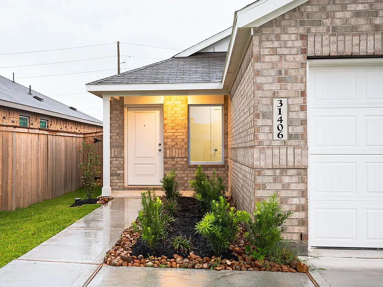 31406 Pratola Serra Cir — Photo 2