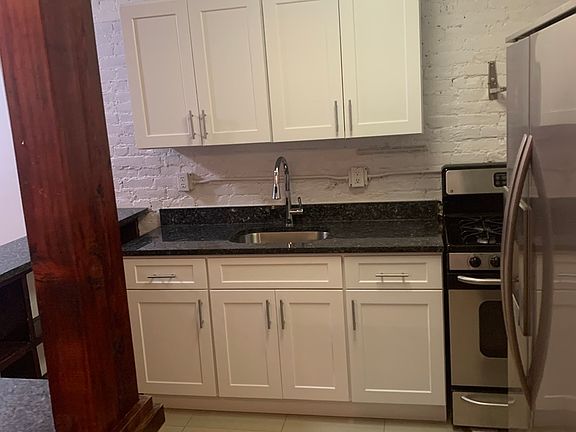 5th image of 144 W 73rd St