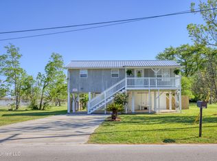 271 7th St, Biloxi, MS 39530