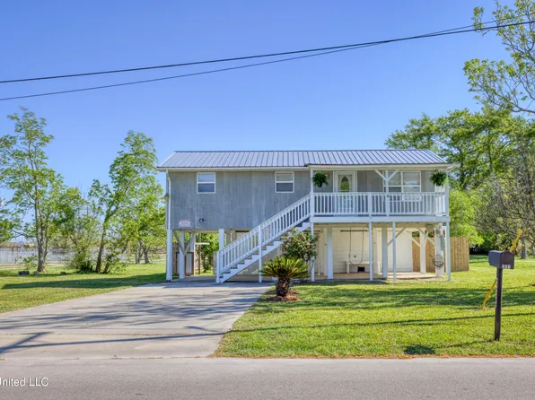 271 7th St, Biloxi, MS 39530
