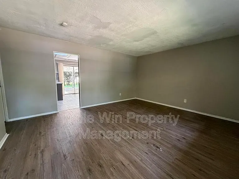 762 Del Marco Dr — Photo 3