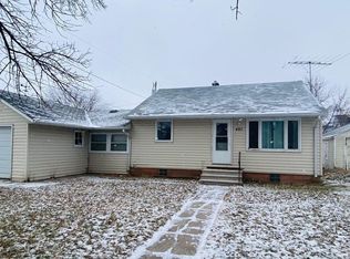 407 W Garfield Ave, Mahnomen, MN 56557