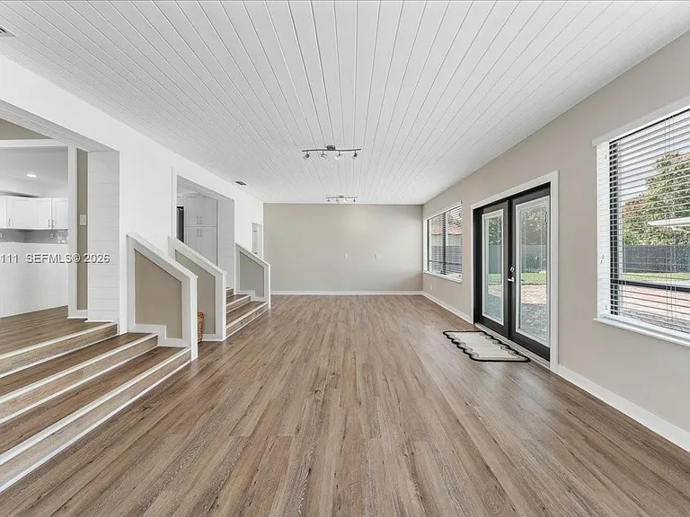 7705 SW 66th St — Photo 13