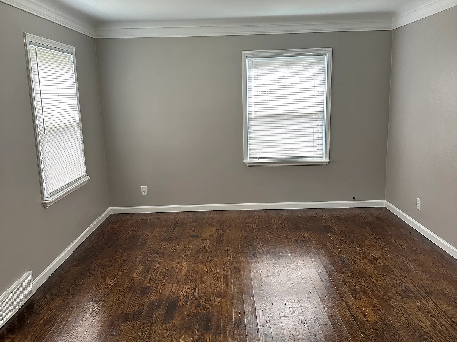 3 bed, 1.5 bath, 952 sqft, $1,795 — Photo 3