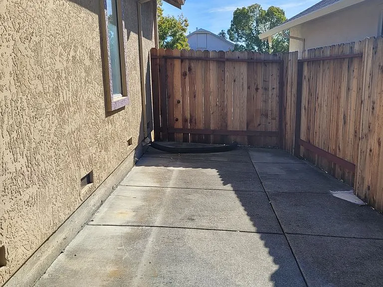 745 Monte Carlo Dr — Photo 36