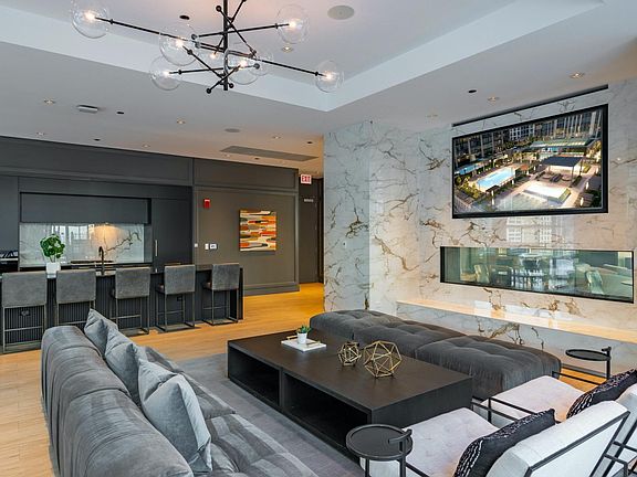 4th image of 30 W Chicago Ave #3901