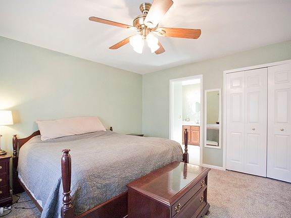 5th image of 458 Cove View Dr