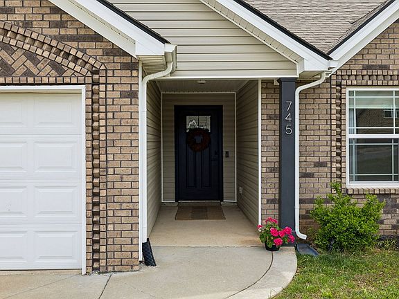 3rd image of 745 Cedar Ln