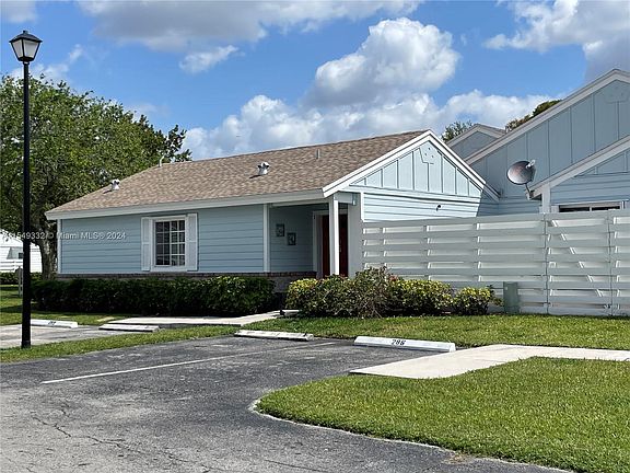 4th image of 13772 SW 147th Circle Ln #118