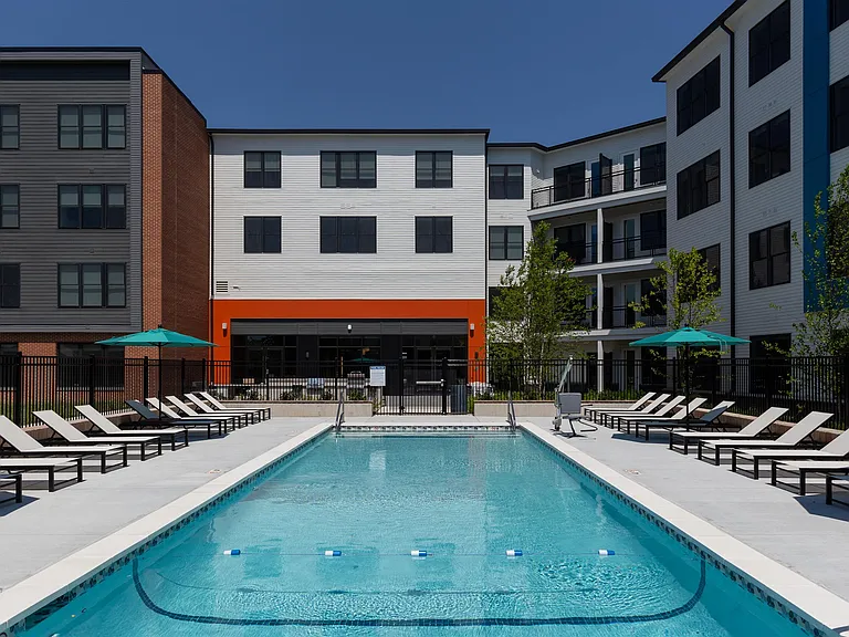 Parkway Apartments — Photo 2