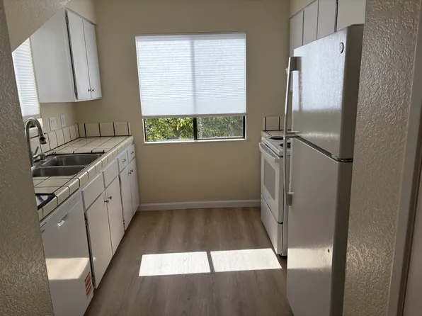 675 Jefferson Street - Monterey, 675 Jefferson St #675J02, Monterey, CA 93940