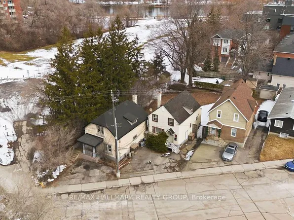 5 & 7 Hurdman Rd, Ottawa, ON K1N 8N6