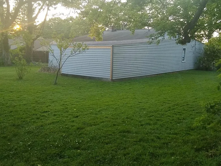 18561 Cook Ave — Photo 4
