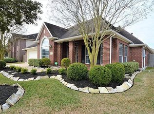 6137 Southwell Ln, League City, TX 77573