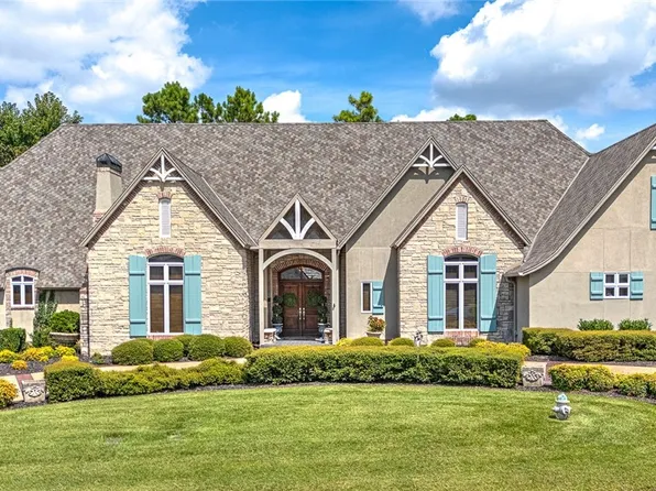 1 S Saint Andrews Dr, Rogers, AR 72758