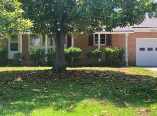 216 Knox Dr, Morehead City, NC 28557