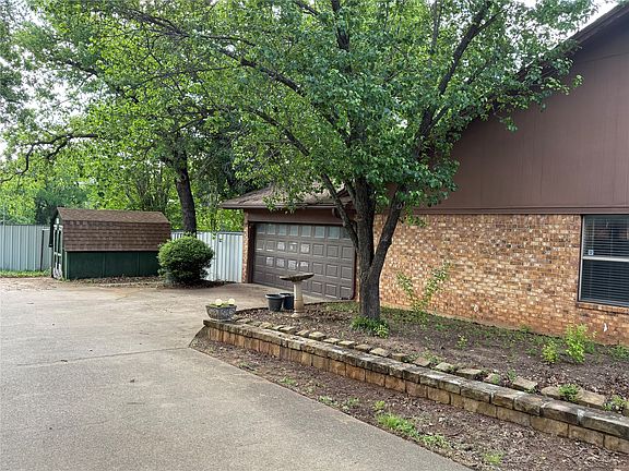 4th image of 703 E Murco Dr