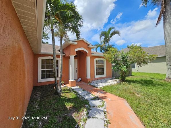 242 SW Janice Ave