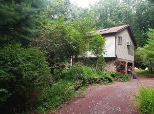 1533 E Forest Dr, Saylorsburg, PA 18353