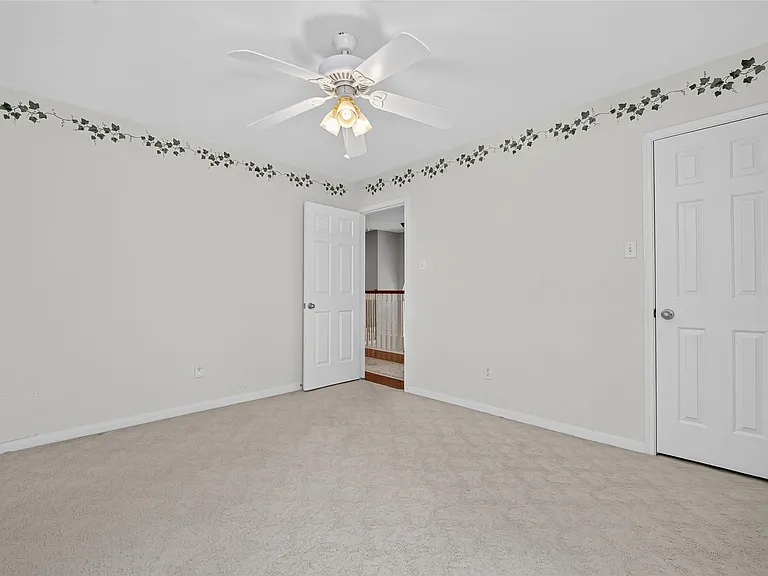 4414 Ringrose Dr — Photo 40