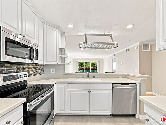 2nd image of 2940 N Verdugo Rd Unit 213