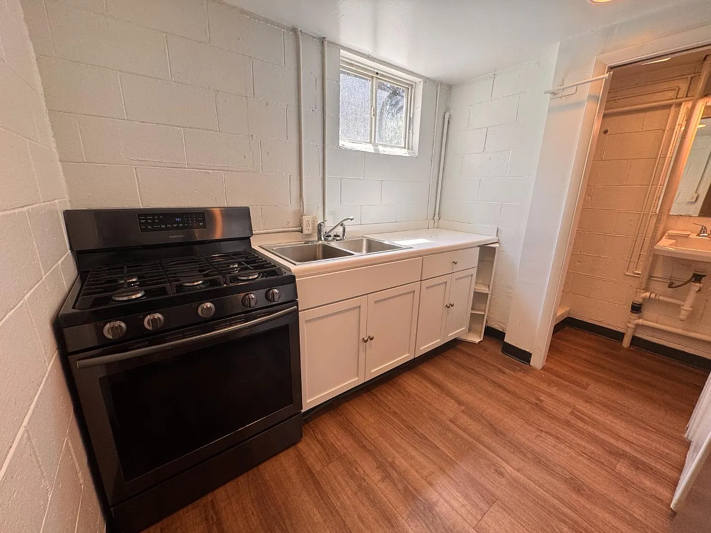 5002 E Washington St - Unit 4 — Photo 3