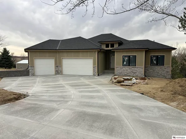 18400 Nicholas Rd, Plattsmouth, NE 68048