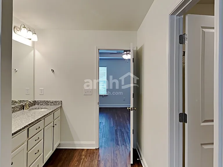 520 Slew Dr — Photo 13