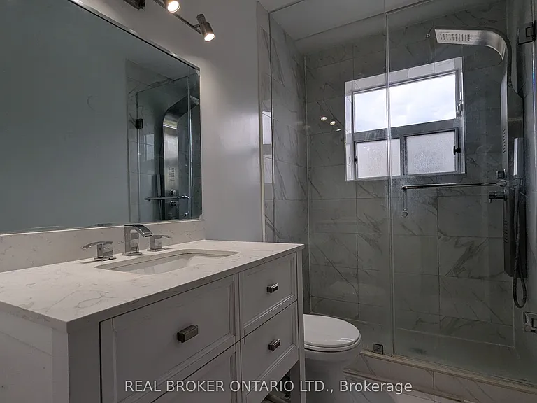 2209 Gerrard St E #2 — Photo 8