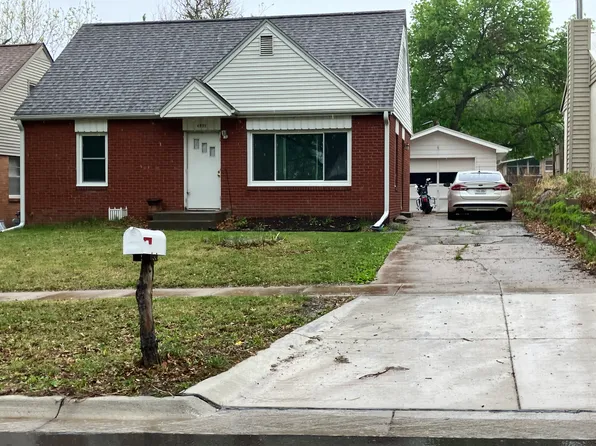 6835 Leighton Ave, Lincoln, NE 68505