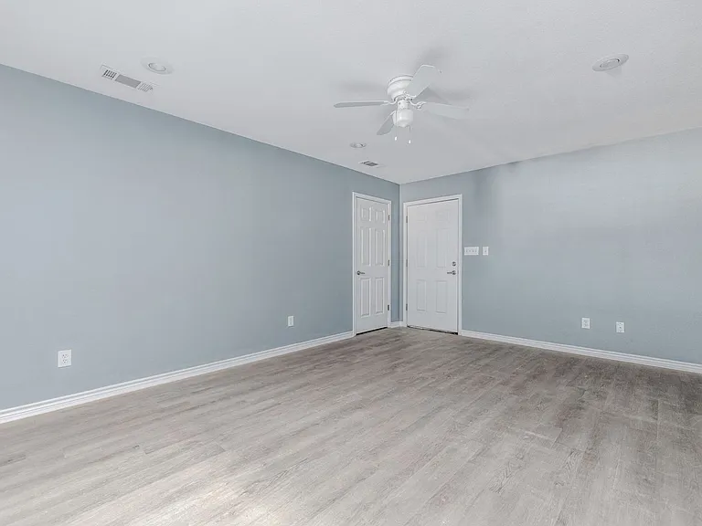 805 N Main St #104 — Photo 32