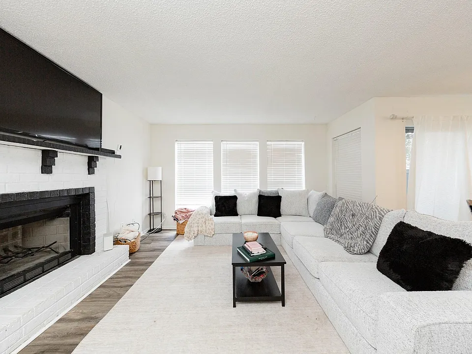 1500 Bay Area Blvd #103