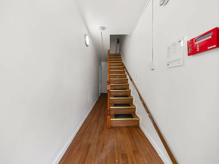 130 Park Ave #2L — Photo 9