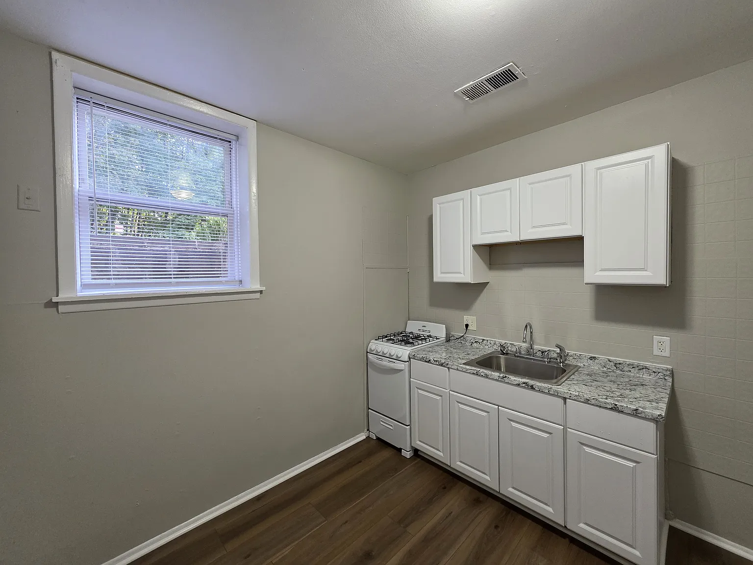 1 bed, $1,200 — Photo 2