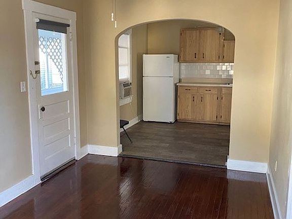 2nd image of 735 N Westmoreland Dr #729-1
