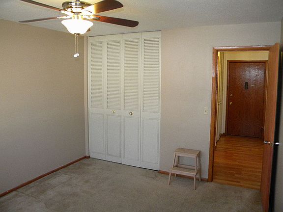 4th image of 616 10th Ave SE #105