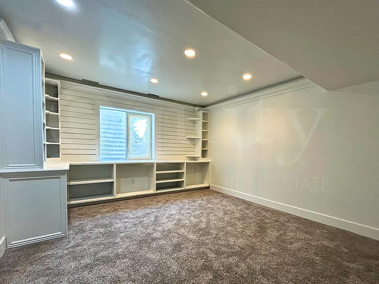 8045 N Plum Creek Dr #4 — Photo 28